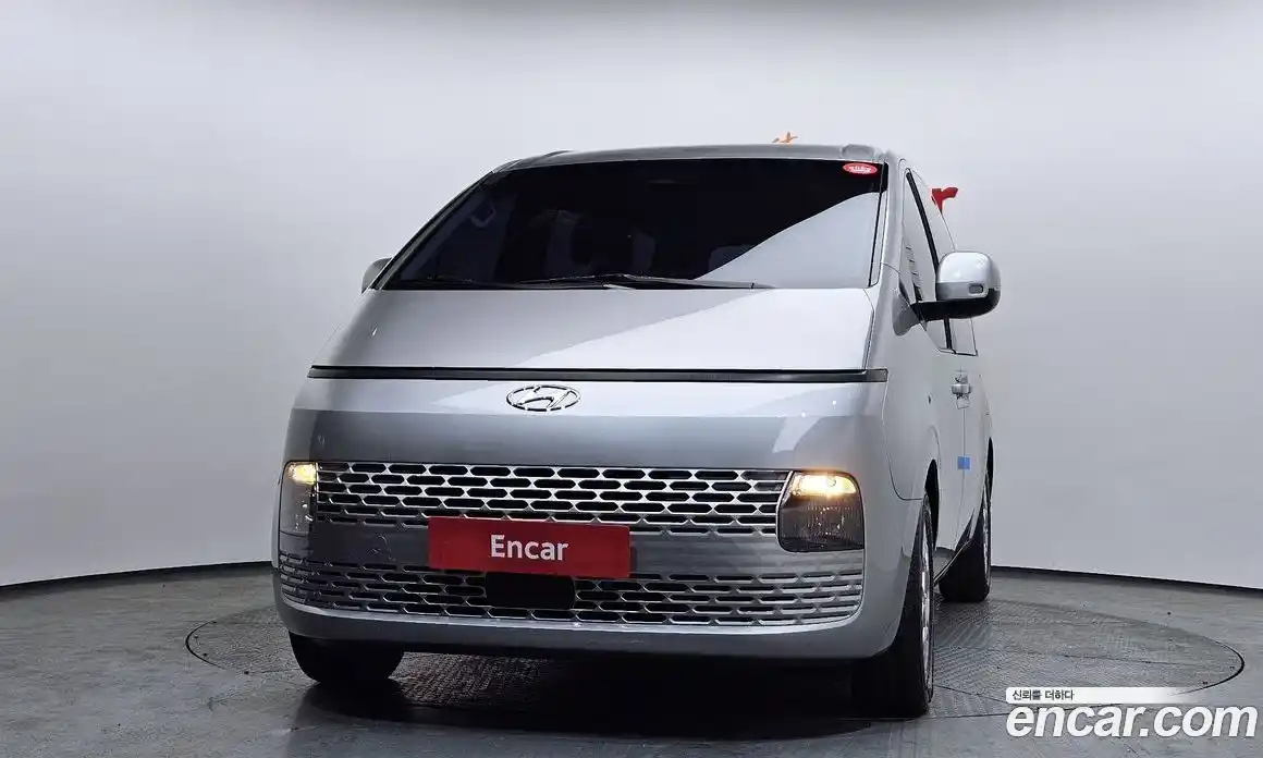 Hyundai Staria 2023 2.2 гидро в Москве № 44114, фото 3