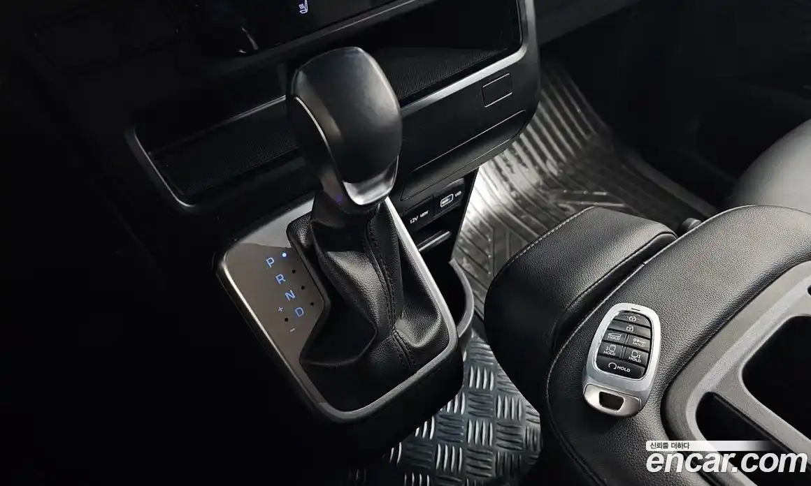 Hyundai Staria 2023 2.2 гидро в Москве № 44114, фото 9