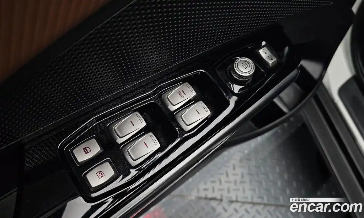 SsangYong TIBOLI 2018 1.6 Автомат в Москве № 1246226, фото 17