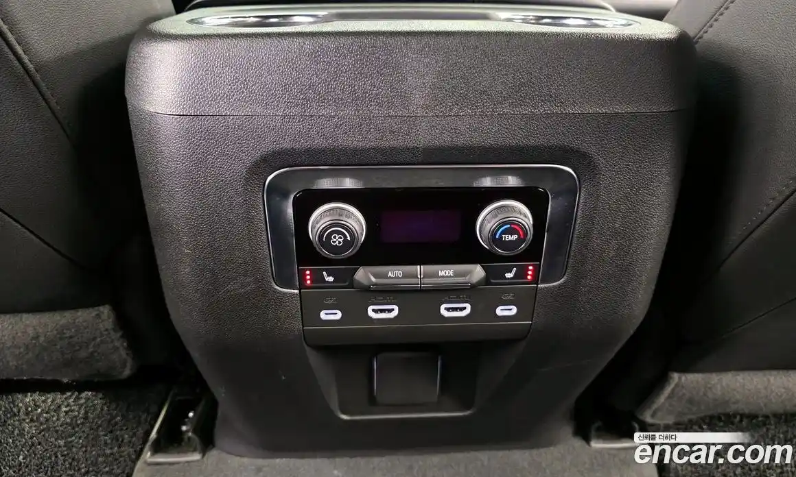 Chevrolet Tahoe 2022 6.2 Автомат в Москве № 1246557, фото 19