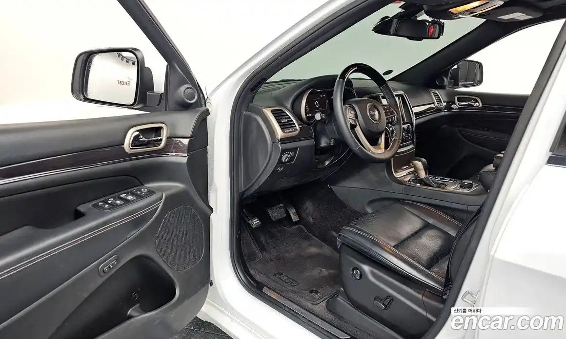 Jeep Cherokee 2016 3.6 гидро в Москве № 1247259, фото 10