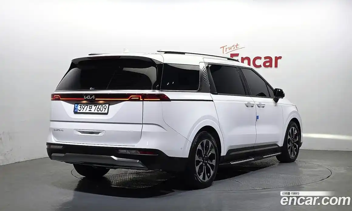 Kia Canival 2023 3.5 гидро в Москве № 1248305, фото 2