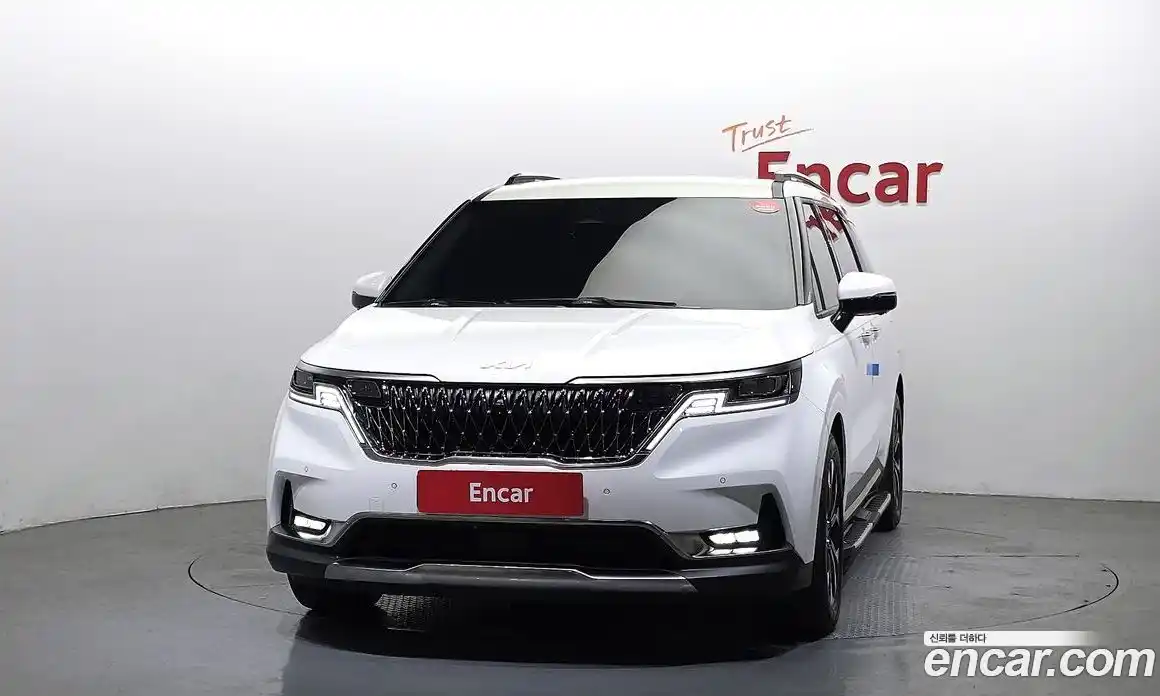 Kia Canival 2023 3.5 гидро в Москве № 1248305, фото 3