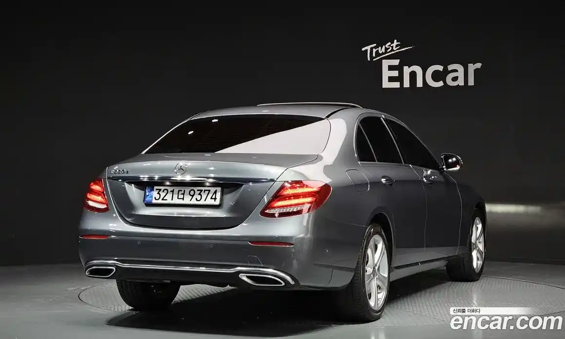 Mercedes-Benz E-Class 2017 1.9 гидро в Москве № 1248657, фото 2