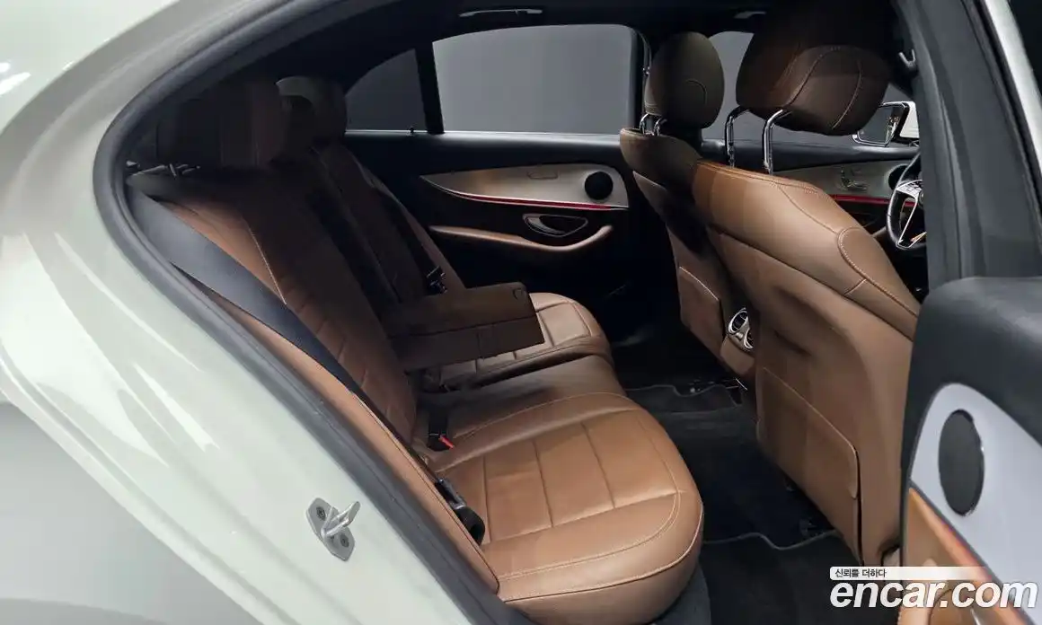 Mercedes-Benz E-Class 2021 2.0 гидро в Москве, фото 12