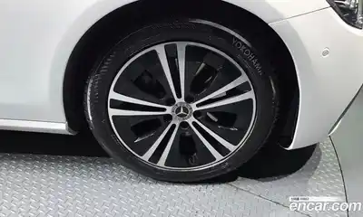 Mercedes-Benz E-Class 2021 2.0 гидро в Москве, миниатюра 5
