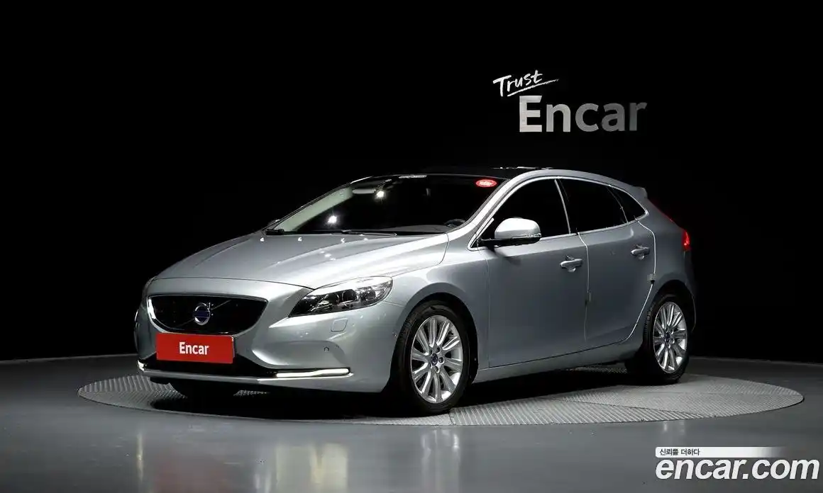 Volvo V40 2013 2.0 гидро в Москве № 1249983, фото 1