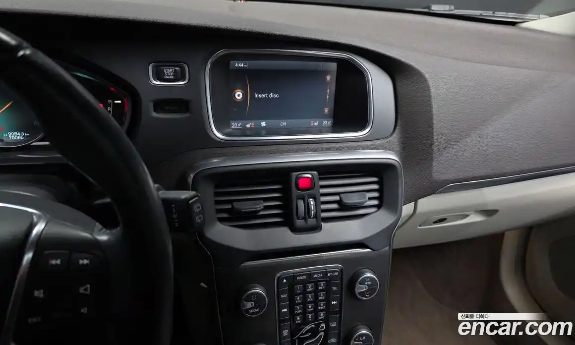 Volvo V40 2013 2.0 гидро в Москве № 1249983, фото 14