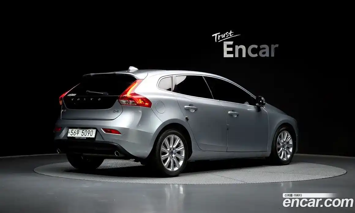 Volvo V40 2013 2.0 гидро в Москве № 1249983, фото 2