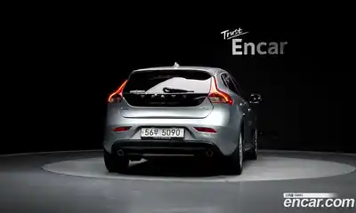 Volvo V40 2013 2.0 гидро в Москве № 1249983, миниатюра 4