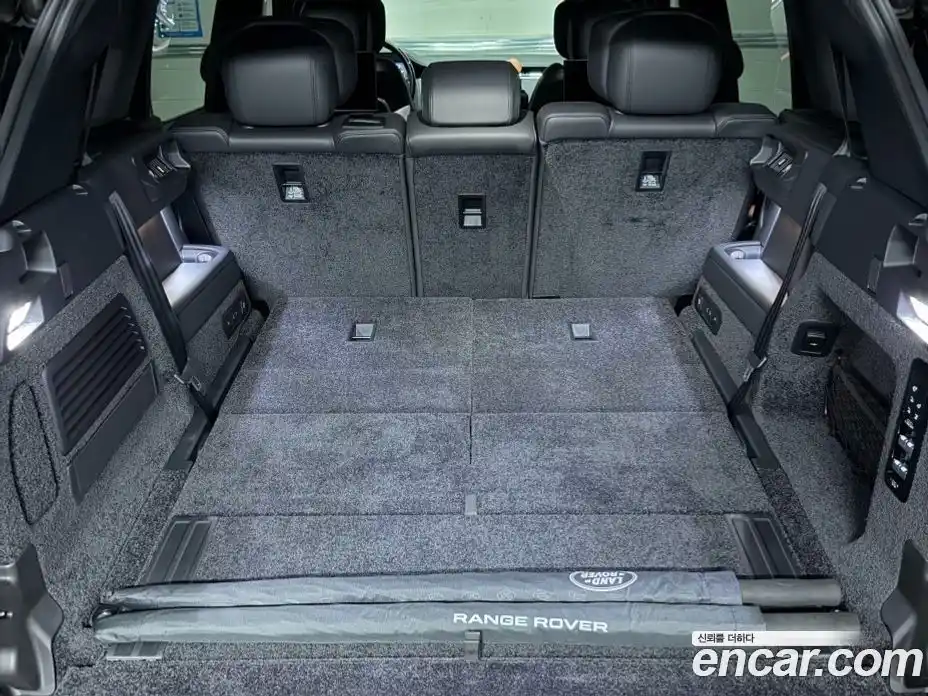 Land Rover Range-Rover 2024 4.4 гидро в Москве № 1280783, фото 8