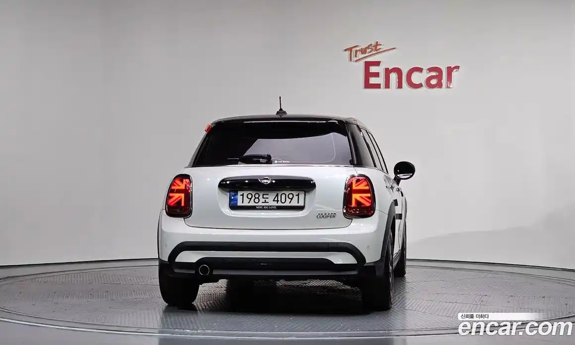 Mini Cooper 2023 1.5 гидро в Москве № 1280955, фото 4