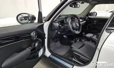 Mini Cooper 2023 1.5 гидро в Москве № 1280955, миниатюра 10