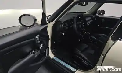 Mini Cooper 2019 1.5 гидро в Москве № 1281105, миниатюра 11