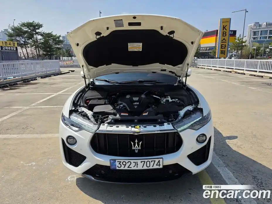 Maserati Levante 2020 3.0 гидро в Москве № 1283350, фото 9