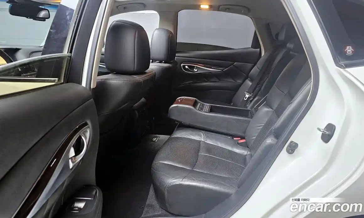 Infiniti M 2010 3.7 гидро в Москве № 1283675, фото 12