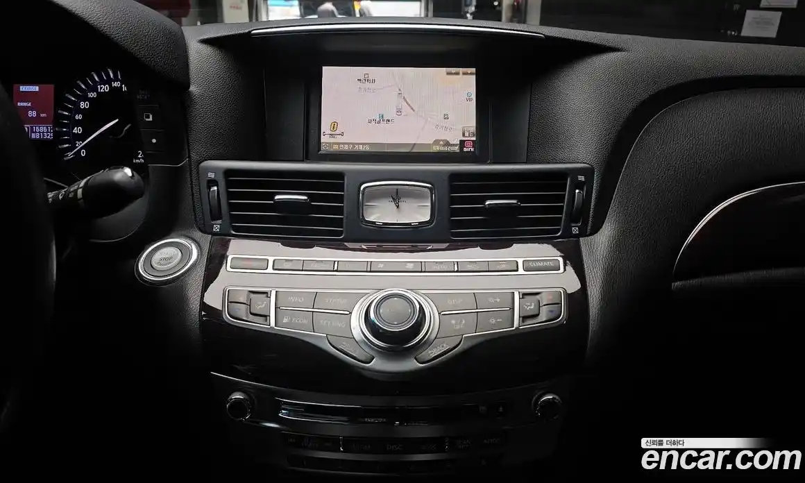 Infiniti M 2010 3.7 гидро в Москве № 1283675, фото 15