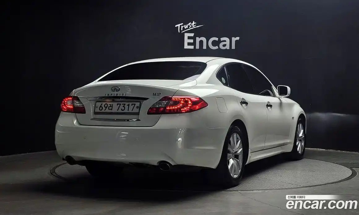 Infiniti M 2010 3.7 гидро в Москве № 1283675, фото 2