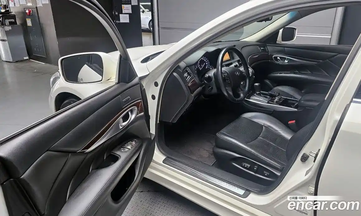 Infiniti M 2010 3.7 гидро в Москве № 1283675, фото 10