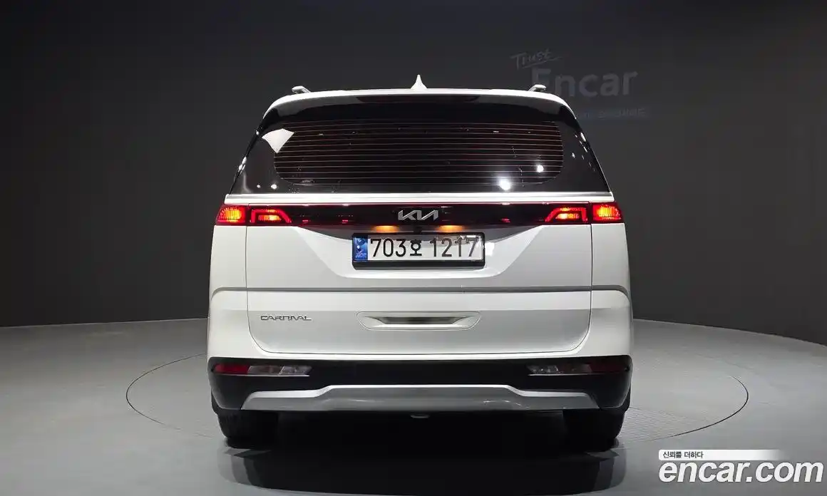 Kia Canival 2023 2.2 Автомат в Москве № 1288985, фото 4