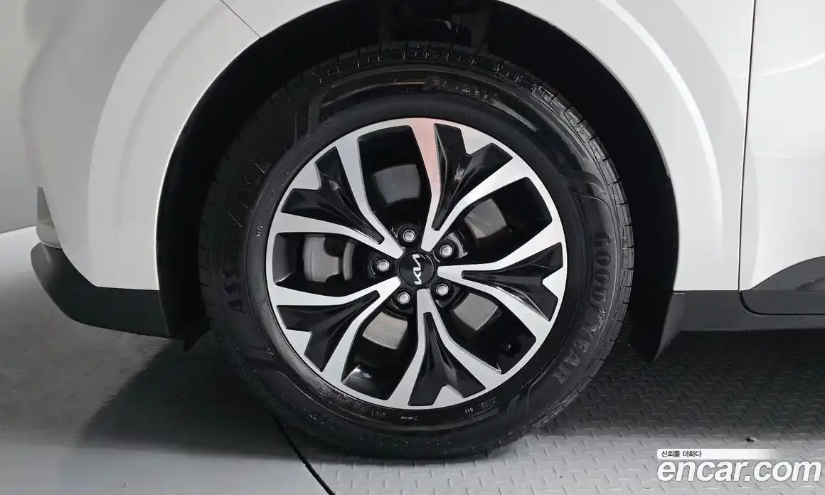 Kia Canival 2023 2.2 Автомат в Москве № 1288985, фото 5