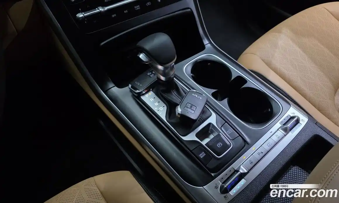 Kia Canival 2023 2.2 Автомат в Москве № 1288985, фото 9