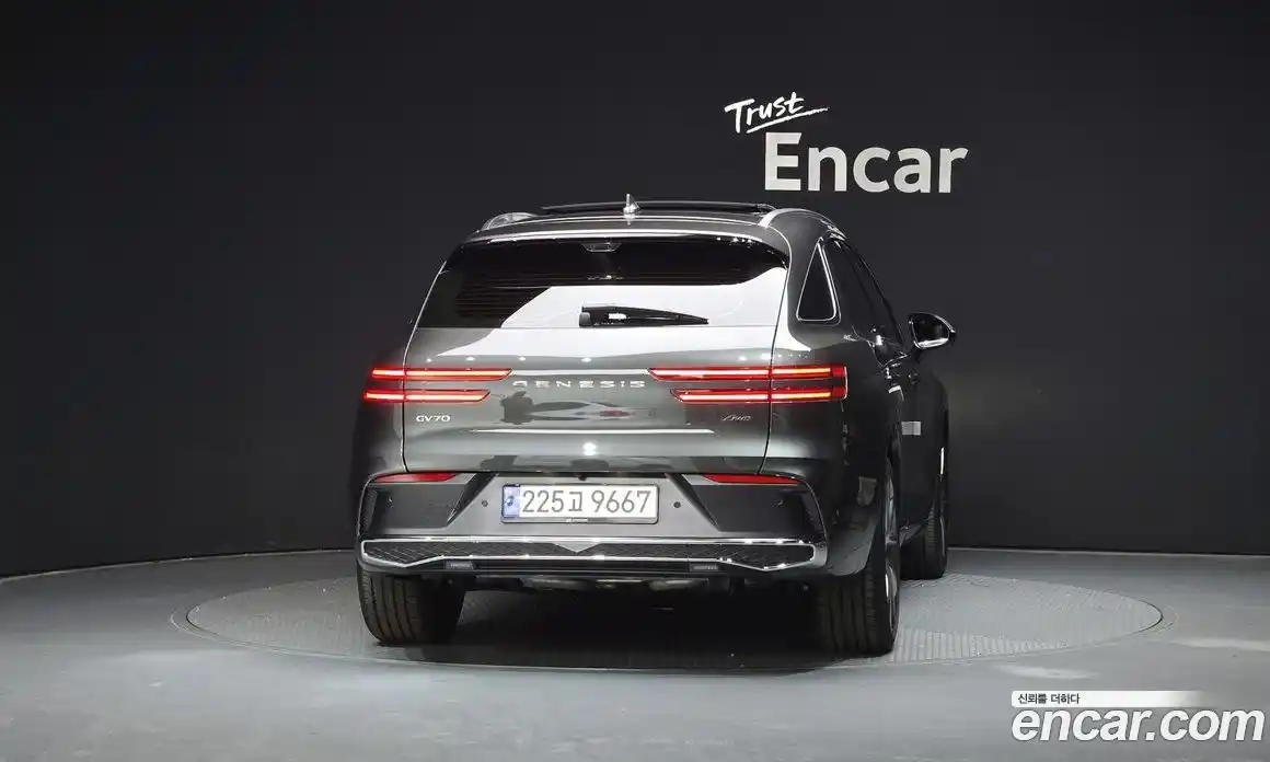 Genesis GV70 2024 2.5 Автомат в Москве № 1289110, фото 4