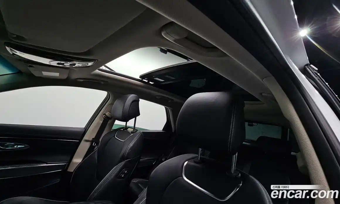 Genesis GV70 2023 2.5 Автомат в Москве № 1289122, фото 15