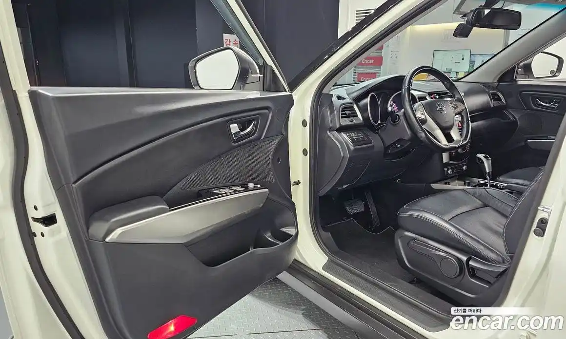 SsangYong TIBOLI 2016 1.6 Автомат в Москве № 1289392, фото 11