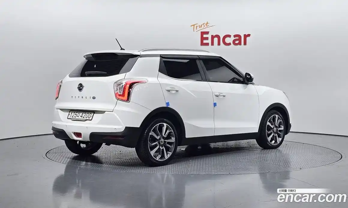 SsangYong TIBOLI 2016 1.6 Автомат в Москве № 1289392, фото 2