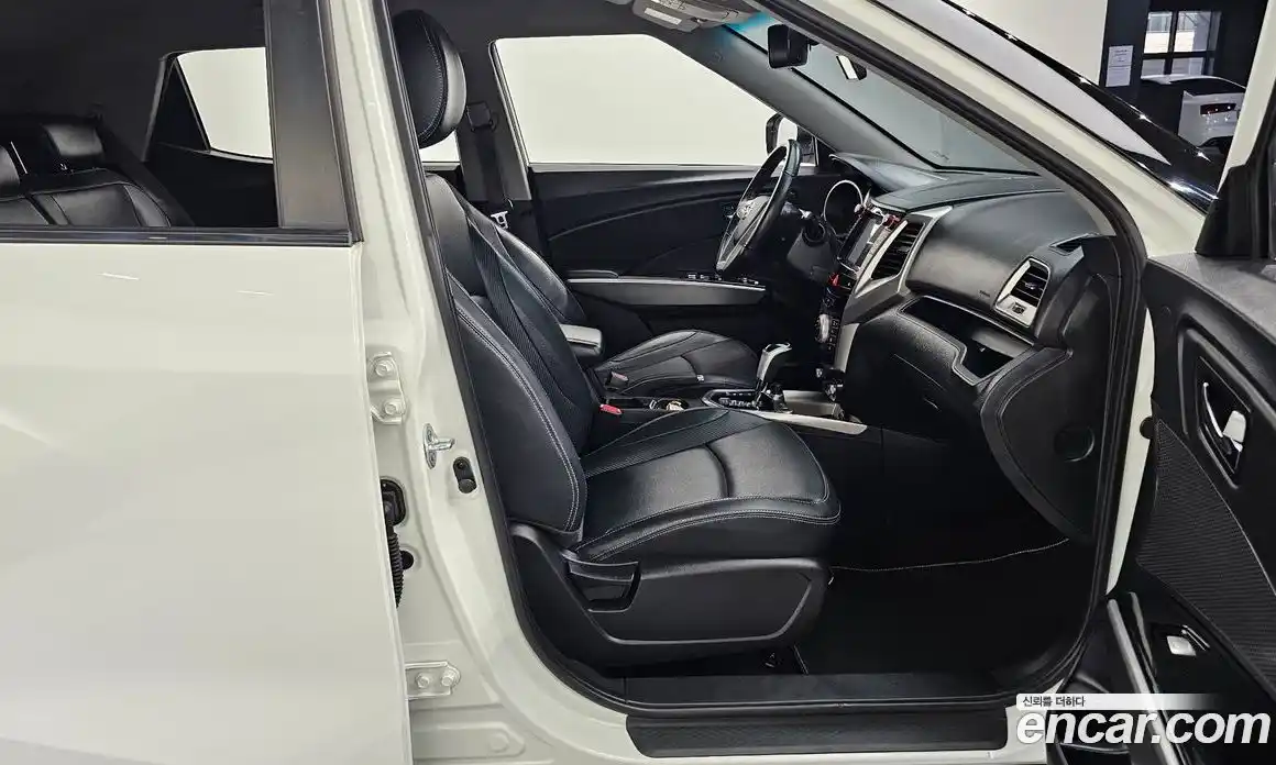 SsangYong TIBOLI 2016 1.6 Автомат в Москве № 1289392, фото 10