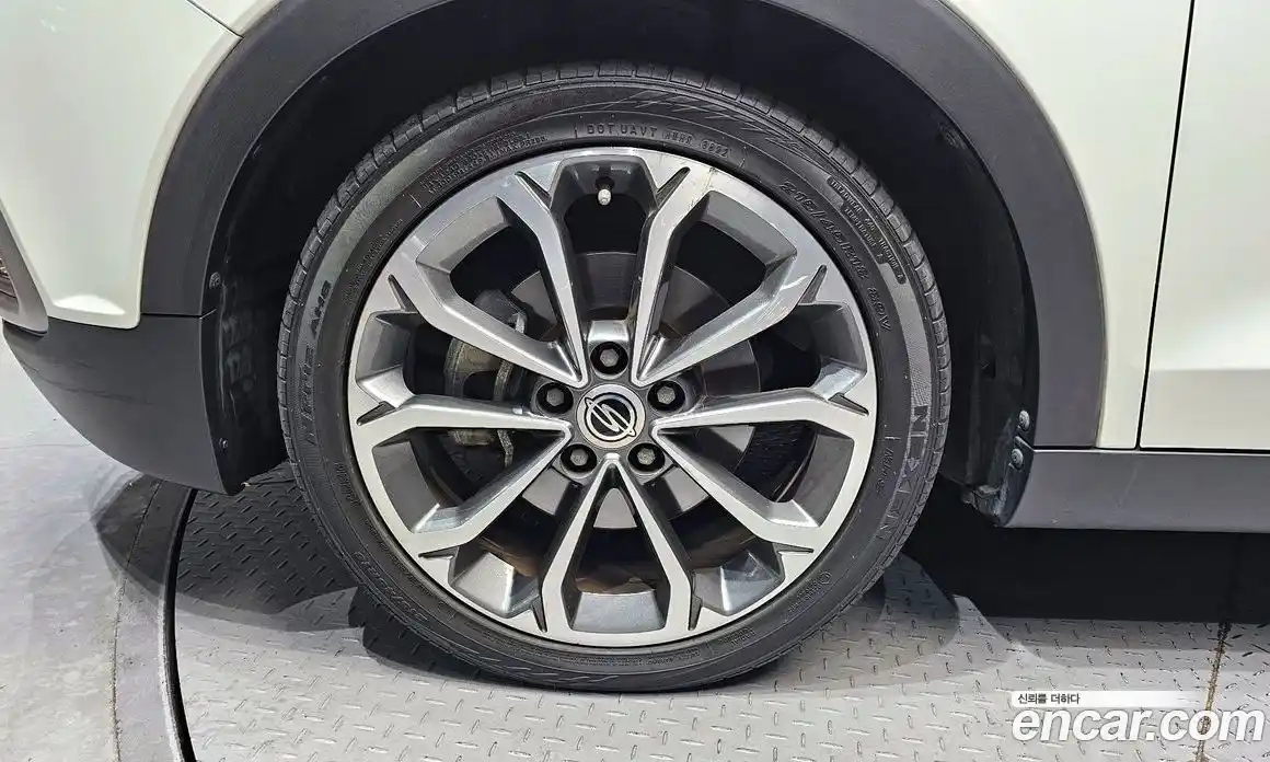 SsangYong TIBOLI 2016 1.6 Автомат в Москве № 1289413, фото 5