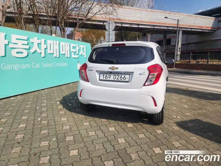 Chevrolet Spark 2016 1.0 Автомат в Москве № 1290229, фото 3