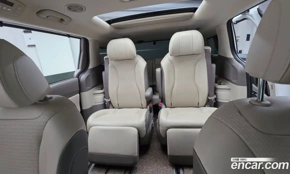 Kia Canival 2022 2.2 Автомат в Москве № 1290868, фото 18