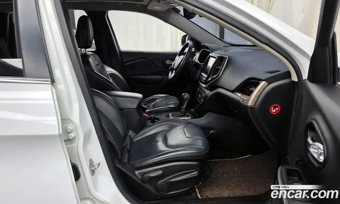 Jeep Cherokee 2015 2.0 гидро в Москве № 1291014, фото 11