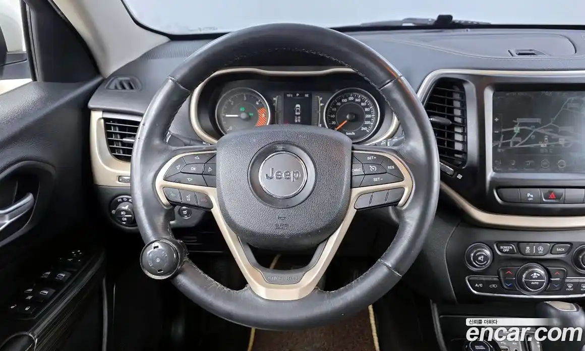 Jeep Cherokee 2015 2.0 гидро в Москве № 1291014, фото 13
