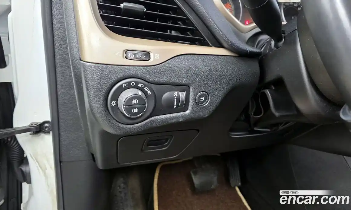 Jeep Cherokee 2015 2.0 гидро в Москве № 1291014, фото 16