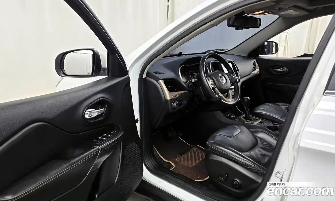 Jeep Cherokee 2015 2.0 гидро в Москве № 1291014, фото 10