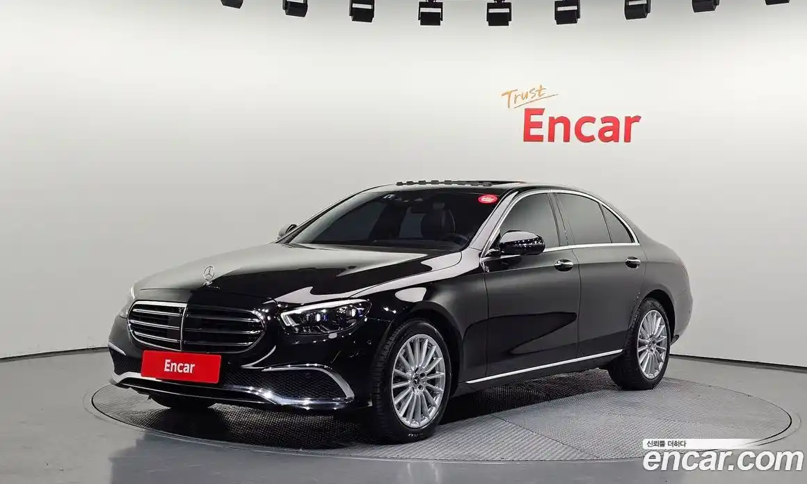 Mercedes-Benz E-Class 2022 2.0 гидро в Москве, фото 1