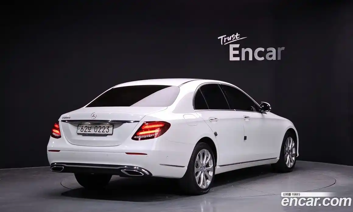 Mercedes-Benz E-Class 2016 1.9 гидро в Москве № 1291531, фото 2