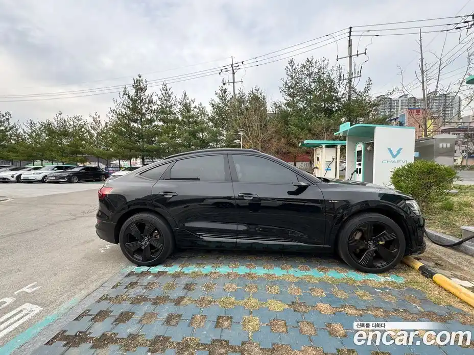 Audi e-tron 2021 гидро в Москве № 1292065, фото 3