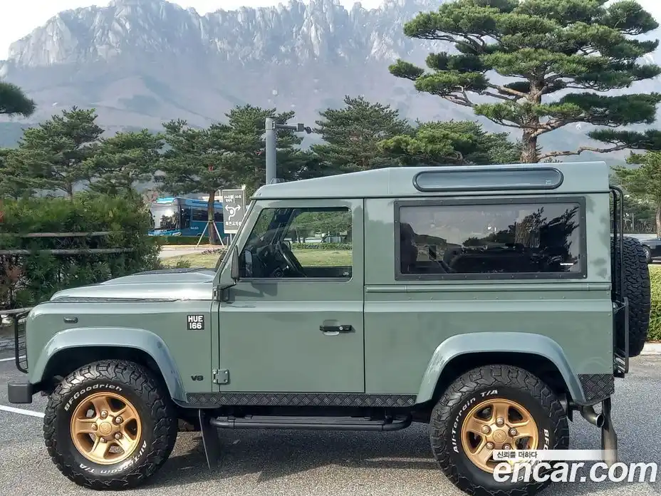 Land Rover Defender 2010 2.4 механика в Москве № 1293074, фото 5
