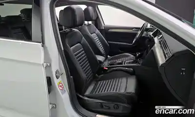 Volkswagen Passat 2021 2.0 гидро в Москве № 1293993, миниатюра 12