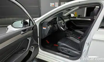 Volkswagen Passat 2021 2.0 гидро в Москве № 1293993, миниатюра 10