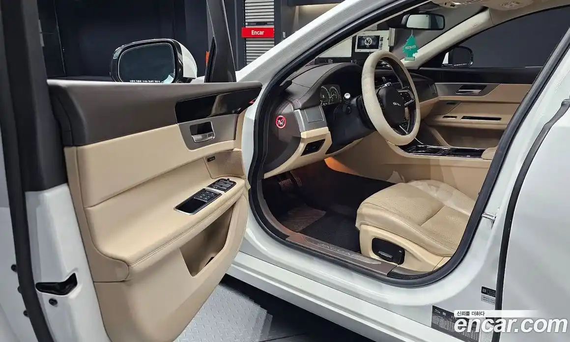 Jaguar XF 2018 2.0 гидро в Москве № 1295097, фото 11