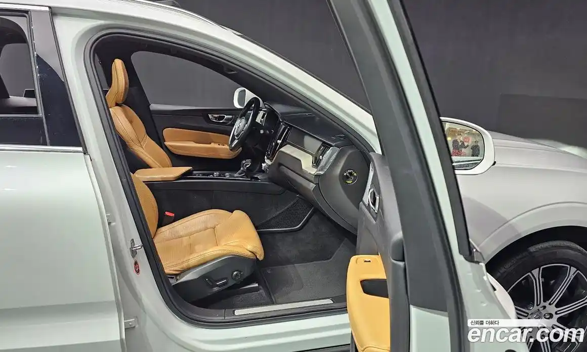 Volvo XC60 2019 2.0 гидро в Москве № 230609, фото 11