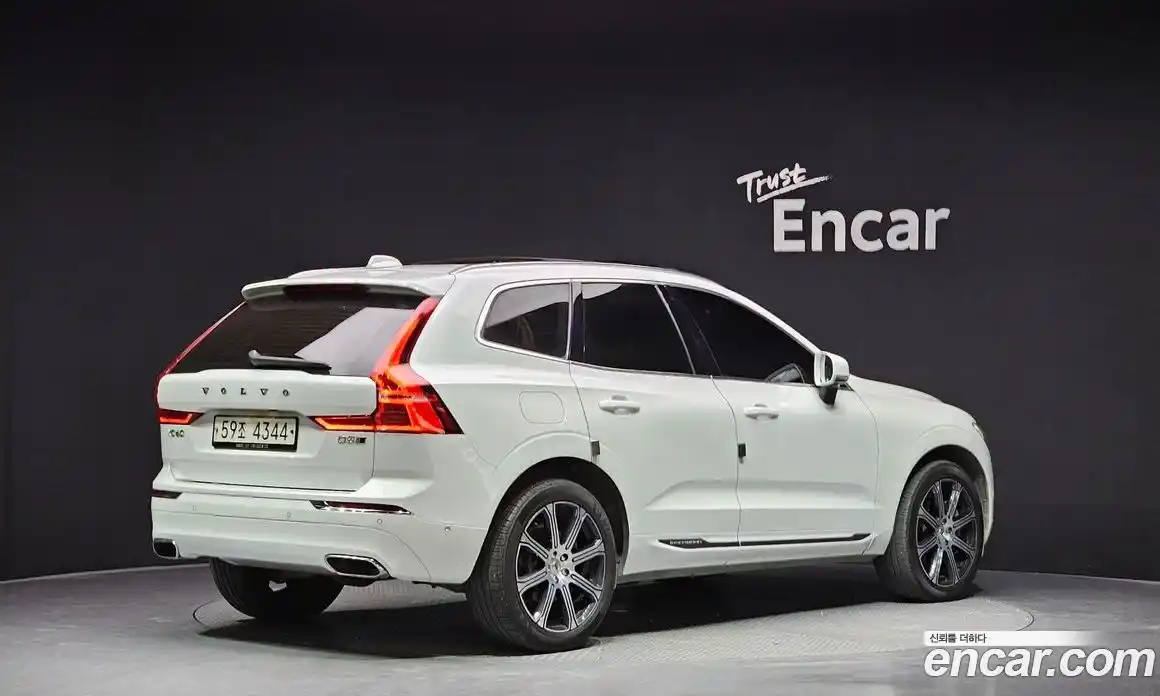 Volvo XC60 2019 2.0 гидро в Москве № 230609, фото 2