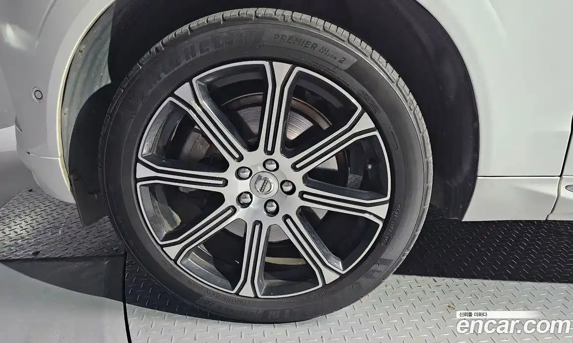 Volvo XC60 2019 2.0 гидро в Москве № 230609, фото 5