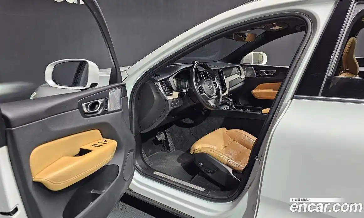 Volvo XC60 2019 2.0 гидро в Москве № 230609, фото 10