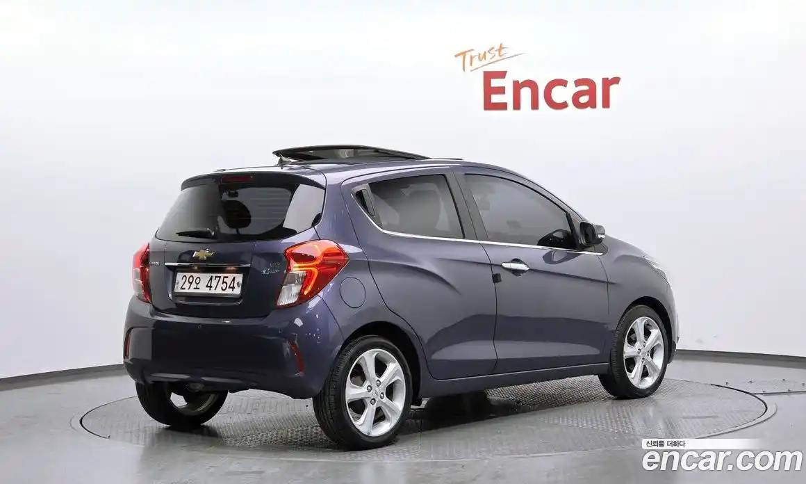 Chevrolet Spark 2015 1.0 гидро в Москве, фото 2